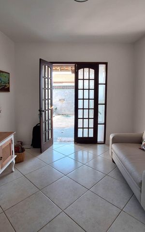 Casa à venda com 194m², 2 quartos e 2 vagas Casa à venda com 194m², 2 quartos e 2 vagasSala