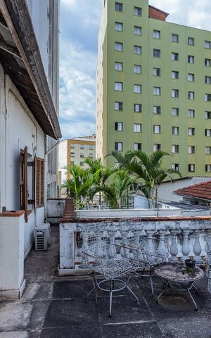 Casa para alugar com 500m², 10 quartos e 15 vagas Casa para alugar com 500m², 10 quartos e 15 vagasVaranda