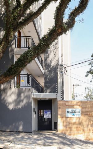Apartamento à venda com 34m², 2 quartos e sem vaga Apartamento à venda com 34m², 2 quartos e sem vagaFachada - Placa instalada no portão do prédio - Código da placa: WYNY-1094