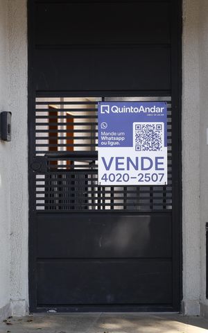Apartamento à venda com 34m², 2 quartos e sem vagaPlaca instalada no portão do prédio - Código da placa: WYNY-1094