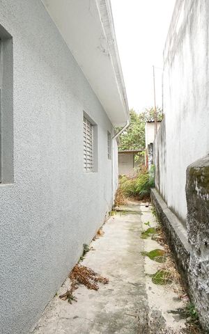 Casa para alugar com 103m², 2 quartos e 1 vaga Casa para alugar com 103m², 2 quartos e 1 vagaCorredor lateral