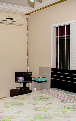 Casa à venda com 350m², 4 quartos e 1 vaga Casa à venda com 350m², 4 quartos e 1 vagaSuite