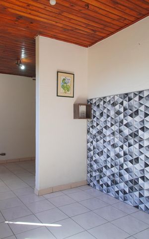 Casa à venda com 170m², 2 quartos e 1 vagaSala