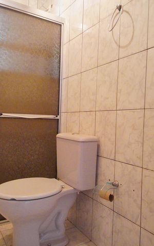 Casa à venda com 170m², 2 quartos e 1 vagaBanheiro