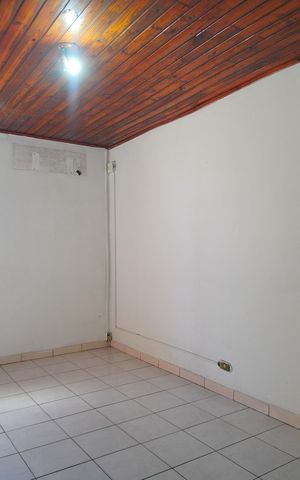 Casa à venda com 170m², 2 quartos e 1 vagaSala