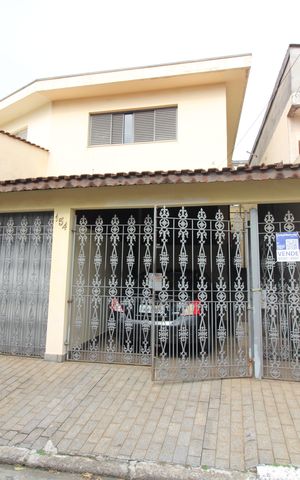 Casa à venda com 150m², 2 quartos e 2 vagasFachada