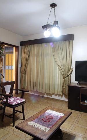 Casa à venda com 150m², 2 quartos e 2 vagasSala
