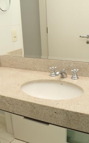 Apartamento para alugar com 167m², 4 quartos e 2 vagasbanheiro - Suite 1