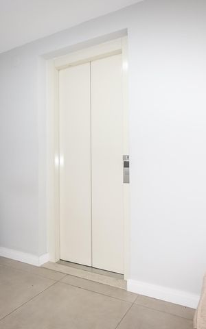 Apartamento à venda com 109m², 3 quartos e 2 vagas Apartamento à venda com 109m², 3 quartos e 2 vagasHall Social