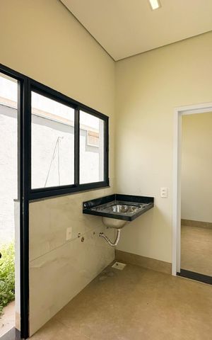 Casa de condomínio para alugar com 212m², 4 quartos e 4 vagas