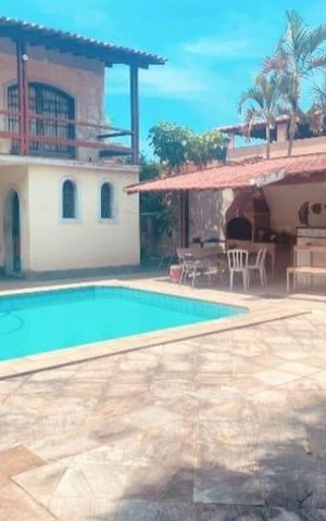 Casa de condomínio à venda com 600m², 4 quartos e 3 vagas Casa de condomínio à venda com 600m², 4 quartos e 3 vagasPiscina