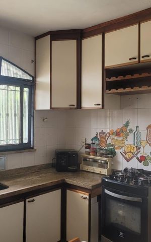 Casa de condomínio à venda com 600m², 4 quartos e 3 vagas Casa de condomínio à venda com 600m², 4 quartos e 3 vagasCozinha