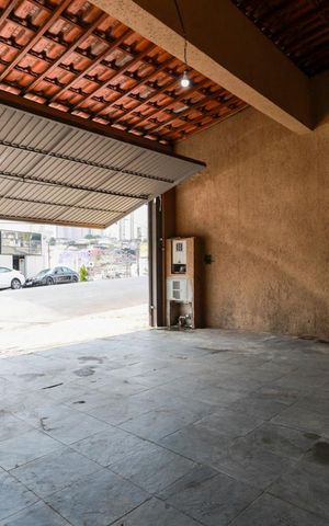 Casa à venda com 260m², 3 quartos e 2 vagas Casa à venda com 260m², 3 quartos e 2 vagasGaragem