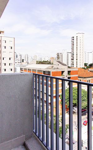 Studio para alugar com 27m², 1 quarto e sem vaga Studio para alugar com 27m², 1 quarto e sem vagaVaranda