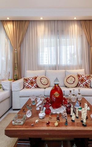 Apartamento à venda com 144m², 3 quartos e 3 vagas Apartamento à venda com 144m², 3 quartos e 3 vagasSala