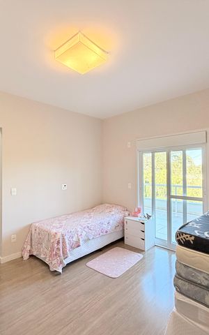 Casa de condomínio à venda com 340m², 3 quartos e 4 vagasSuíte 1