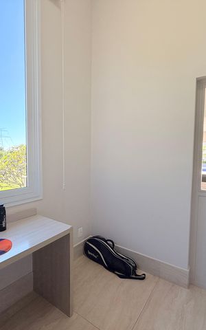 Casa de condomínio à venda com 340m², 3 quartos e 4 vagasEscritório