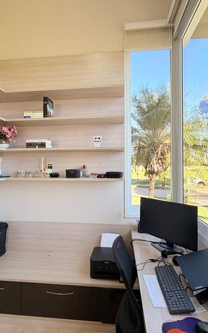 Casa de condomínio à venda com 340m², 3 quartos e 4 vagasEscritório