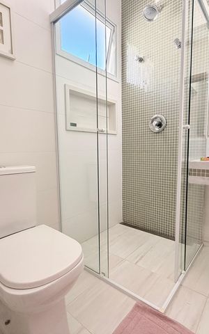Casa de condomínio à venda com 340m², 3 quartos e 4 vagasBanheiro da Suíte 1