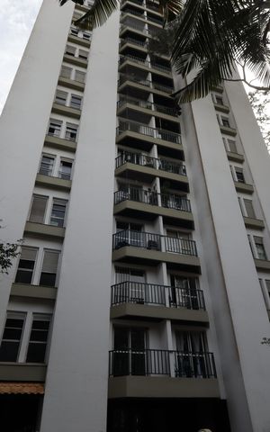 Apartamento à venda com 75m², 2 quartos e 1 vagaFachada