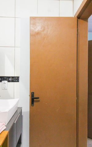 Casa à venda com 200m², 3 quartos e 1 vaga Casa à venda com 200m², 3 quartos e 1 vagaBanheiro da Suíte