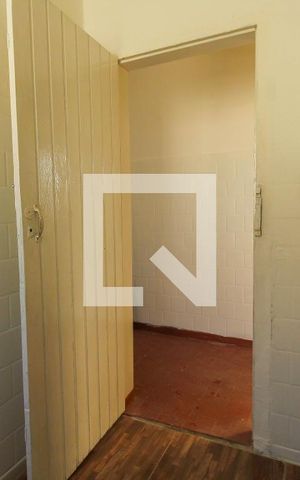 Casa à venda com 820m², 1 quarto e 1 vaga Casa à venda com 820m², 1 quarto e 1 vagaBanheiro