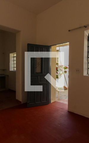 Casa à venda com 820m², 1 quarto e 1 vaga Casa à venda com 820m², 1 quarto e 1 vagaSala