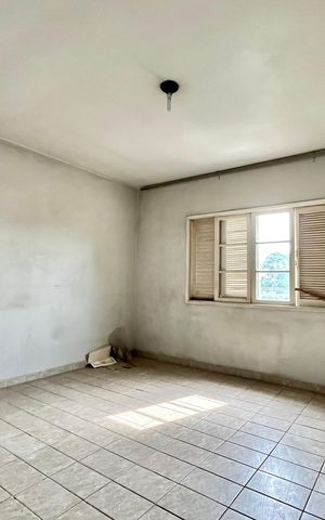 Casa à venda com 574m², 4 quartos e 4 vagas Casa à venda com 574m², 4 quartos e 4 vagasQuarto 2