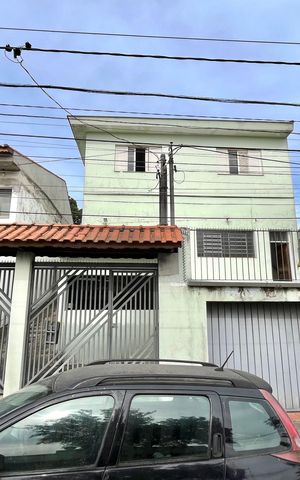 Casa à venda com 574m², 4 quartos e 4 vagas Casa à venda com 574m², 4 quartos e 4 vagasFachada