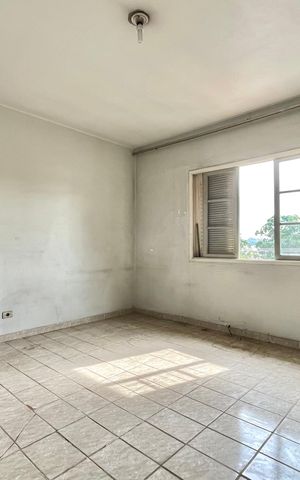 Casa à venda com 574m², 4 quartos e 4 vagas Casa à venda com 574m², 4 quartos e 4 vagasQuarto 1