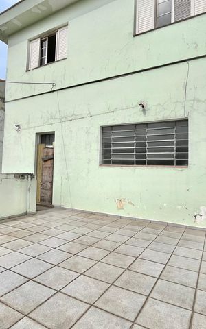 Casa à venda com 574m², 4 quartos e 4 vagas Casa à venda com 574m², 4 quartos e 4 vagasÁrea externa