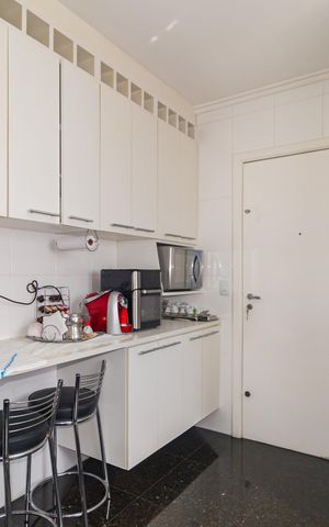 Apartamento à venda com 124m², 3 quartos e 3 vagas Apartamento à venda com 124m², 3 quartos e 3 vagasCozinha