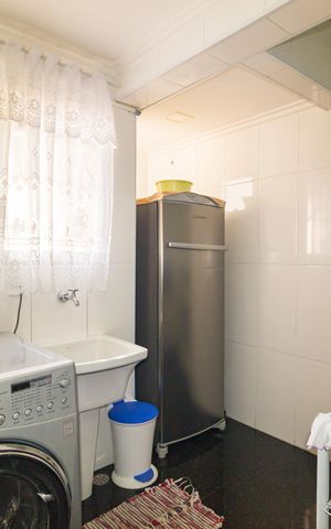 Apartamento à venda com 124m², 3 quartos e 3 vagas Apartamento à venda com 124m², 3 quartos e 3 vagasÁrea de Serviço