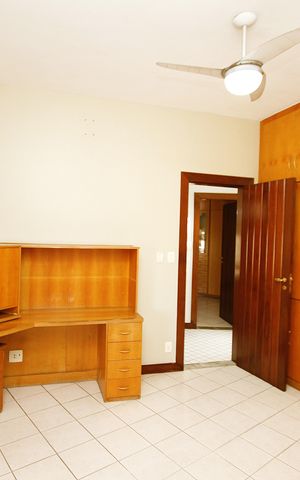 Casa à venda com 450m², 4 quartos e 4 vagasQuarto 3 - semi Suíte