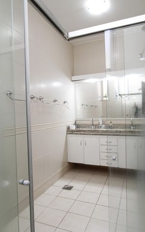 Casa à venda com 450m², 4 quartos e 4 vagasBanheiro da Suíte 4
