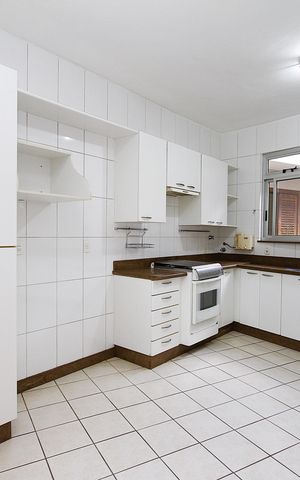Casa à venda com 450m², 4 quartos e 4 vagasCozinha
