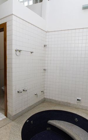 Casa à venda com 450m², 4 quartos e 4 vagashidro