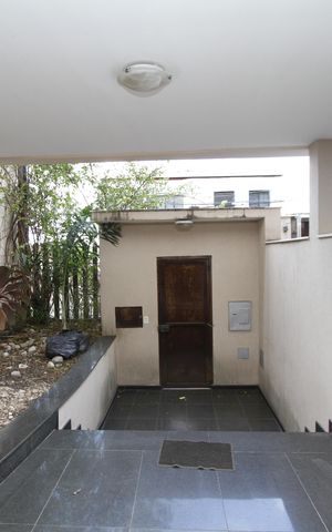 Casa à venda com 450m², 4 quartos e 4 vagasEntrada