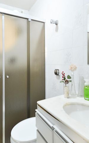 Apartamento à venda com 79m², 3 quartos e 1 vaga Apartamento à venda com 79m², 3 quartos e 1 vagaBanheiro Social
