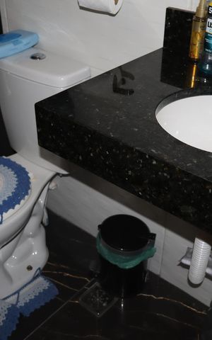 Apartamento à venda com 82m², 2 quartos e 1 vagaBanheiro