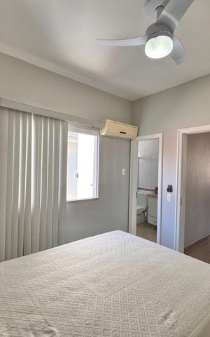 Casa de condomínio à venda com 310m², 4 quartos e 3 vagas Casa de condomínio à venda com 310m², 4 quartos e 3 vagasSuite 4