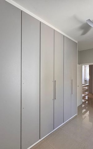 Casa de condomínio à venda com 310m², 4 quartos e 3 vagas Casa de condomínio à venda com 310m², 4 quartos e 3 vagasSuite 3
