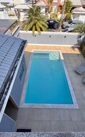 Casa de condomínio à venda com 310m², 4 quartos e 3 vagas Casa de condomínio à venda com 310m², 4 quartos e 3 vagasSuite 2 - Varanda - Vista
