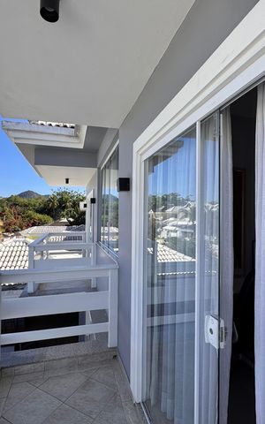 Casa de condomínio à venda com 310m², 4 quartos e 3 vagas Casa de condomínio à venda com 310m², 4 quartos e 3 vagasSuite 2 - Varanda
