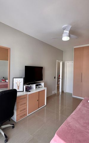 Casa de condomínio à venda com 310m², 4 quartos e 3 vagas Casa de condomínio à venda com 310m², 4 quartos e 3 vagasSuite 2
