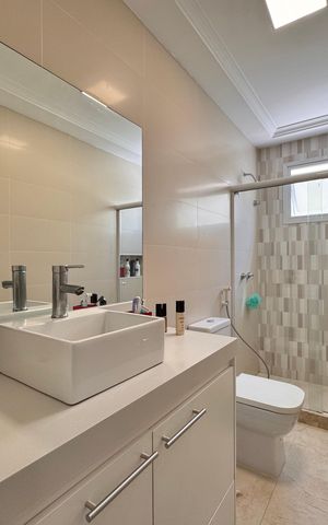 Casa de condomínio à venda com 310m², 4 quartos e 3 vagas Casa de condomínio à venda com 310m², 4 quartos e 3 vagasSuite 3 - Banheiro