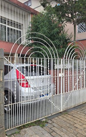 Casa para alugar com 400m², 3 quartos e 3 vagasFachada