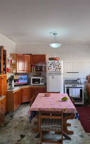 Casa para alugar com 400m², 3 quartos e 3 vagasCozinha 