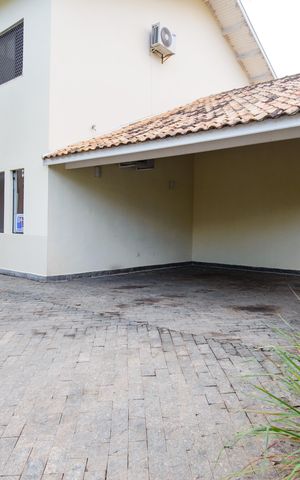 Casa de condomínio para alugar com 363m², 5 quartos e 6 vagas Casa de condomínio para alugar com 363m², 5 quartos e 6 vagasGaragem