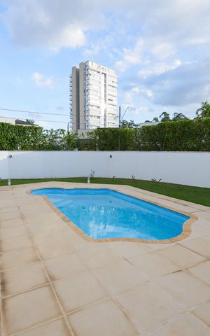 Casa de condomínio para alugar com 363m², 5 quartos e 6 vagas Casa de condomínio para alugar com 363m², 5 quartos e 6 vagasÁrea de Lazer - Piscina
